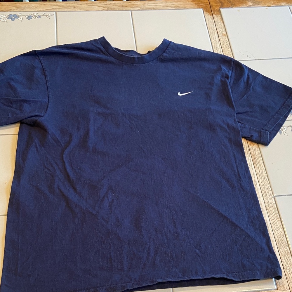 Nike preworn navy men’s t